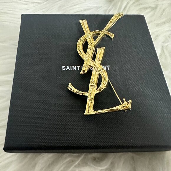 ⭐️Women's Yves Saint Laurent brooch gold💋 - Picture 1 of 5